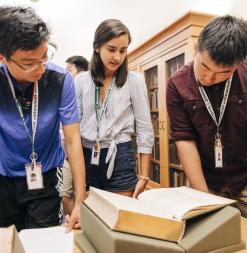 SHI Students Reading